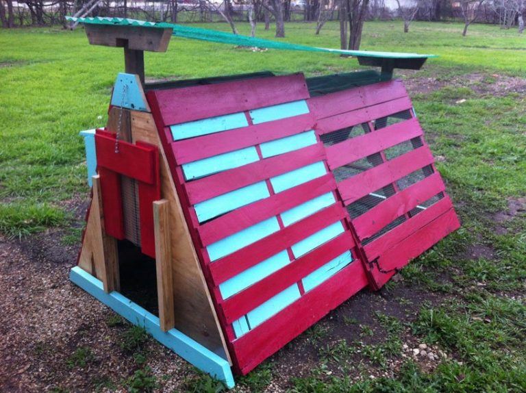 29 Pallet Chicken Coop Ideas (WeekendFriendly)
